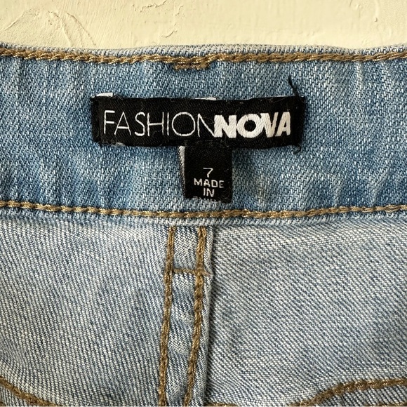 Boho Distressed Light Wash Rough Drop Hem Flare Bell Bottom Jeans Size 7 - Picture 7 of 13